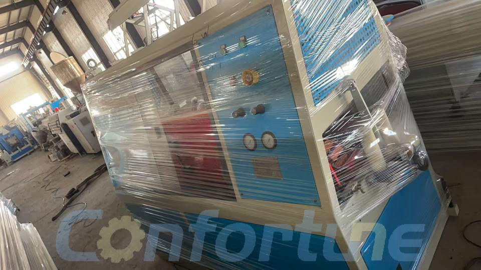 Бывшая в употреблении 3-слойная линия соэкструзии труб из HDPE диаметром 20–110 мм, JWELL