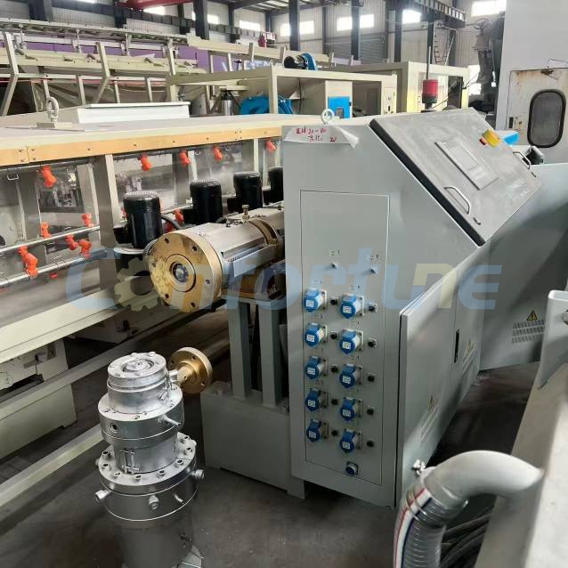 Б/у линия по производству однослойных труб из HDPE диаметром 20–63 мм, JWELL