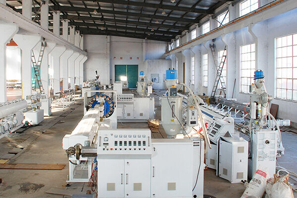 Каковы основные конфигурации оборудования для производства пластиковых труб?