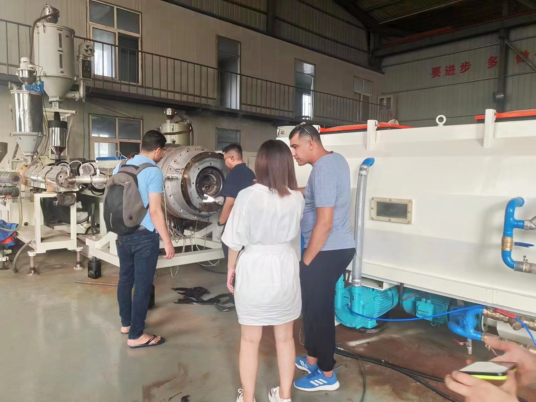 Приемка клиента производственная линия HDPE 315-630 Приемка клиента производственная линия HDPE 315-630