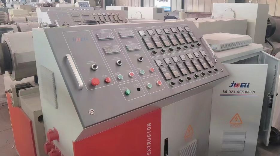 Используется в таком оборудовании, как профили труб из ПВХ. Используется в таком оборудовании, как профили труб из ПВХ.