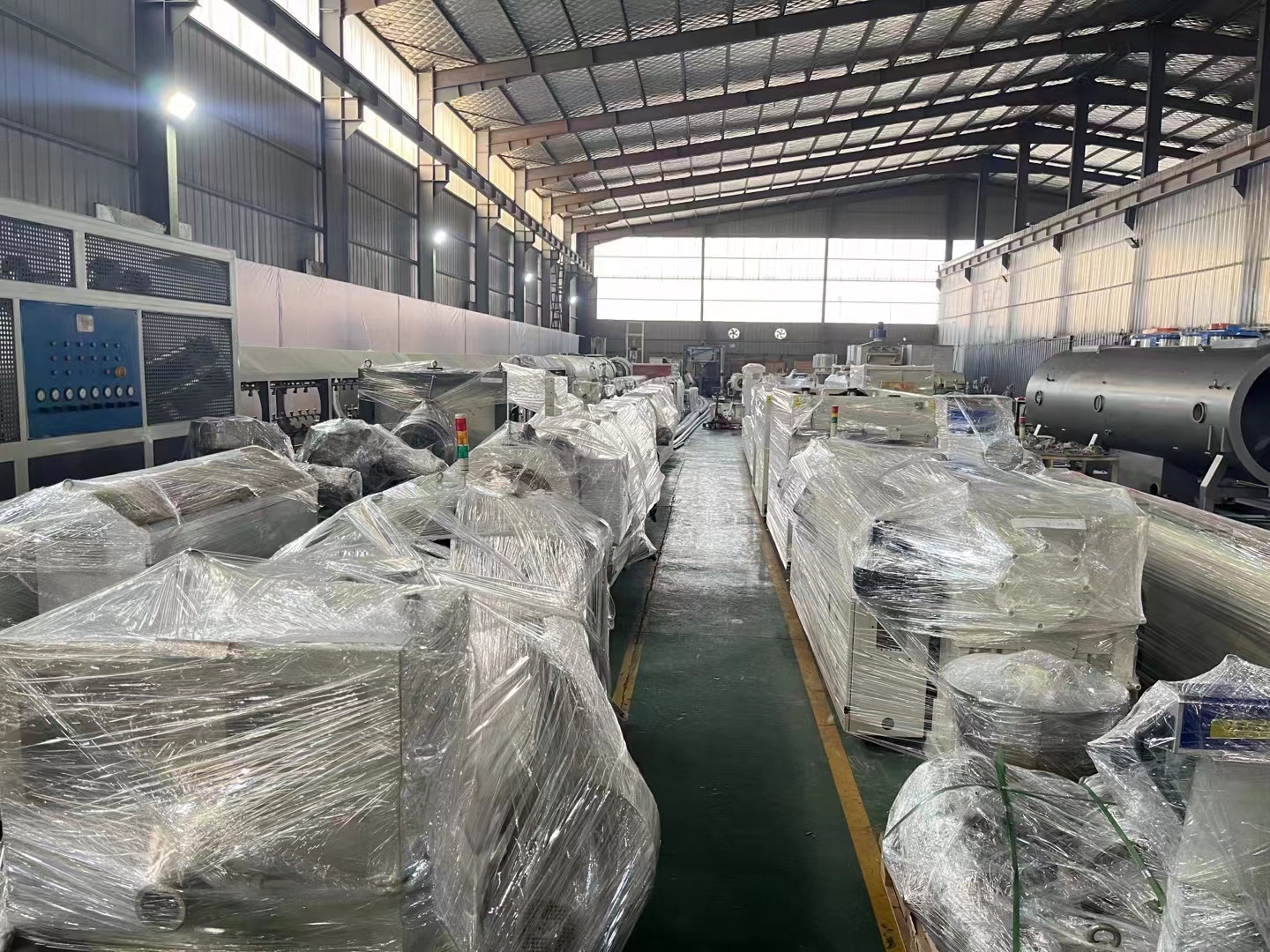 Оборудование упаковано и отправляется на отправку. Оборудование упаковано и отправляется на отправку.