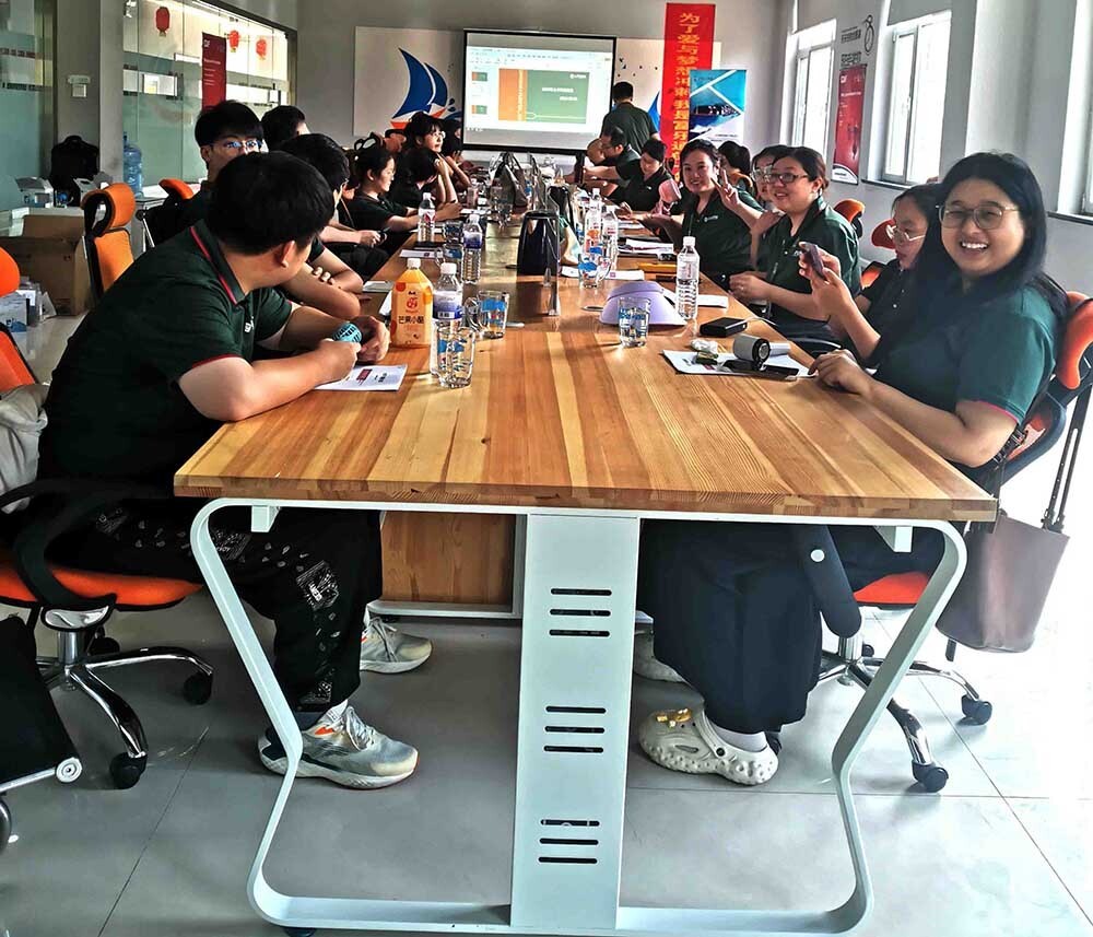 meeting1.jpg meeting1.jpg