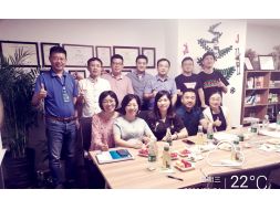 Добро пожаловать! Предприниматели из АКАДЕМИИ ПИТЕРА Ф. ДРУКЕРА приходят в I-FLOW, чтобы изучить управление цепочками поставок.