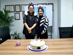 С днем рождения Джойс и Тина