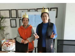 С днем рождения Глорию и Аманду С днем рождения Глорию и Аманду