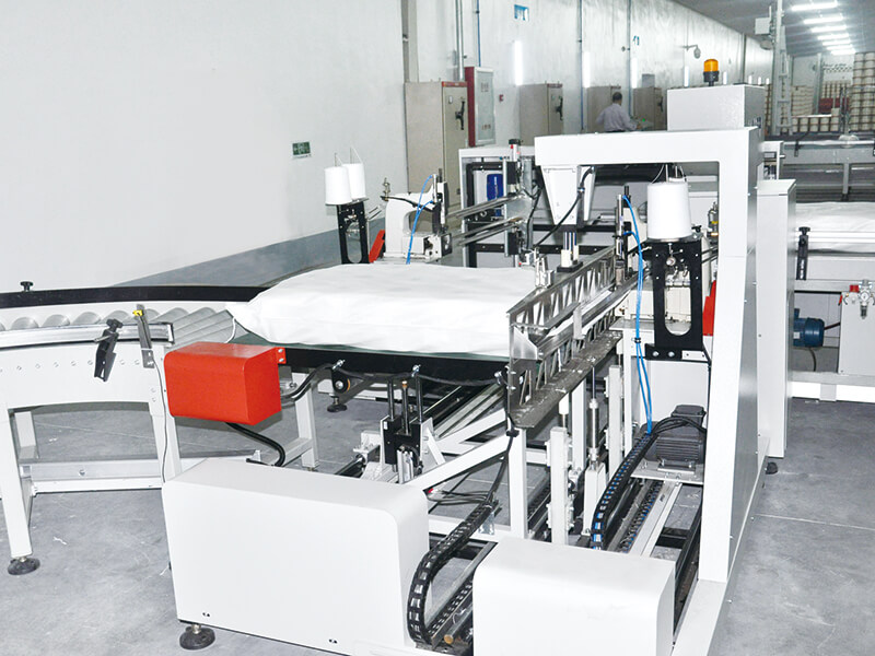 Автоматическая швейная машина