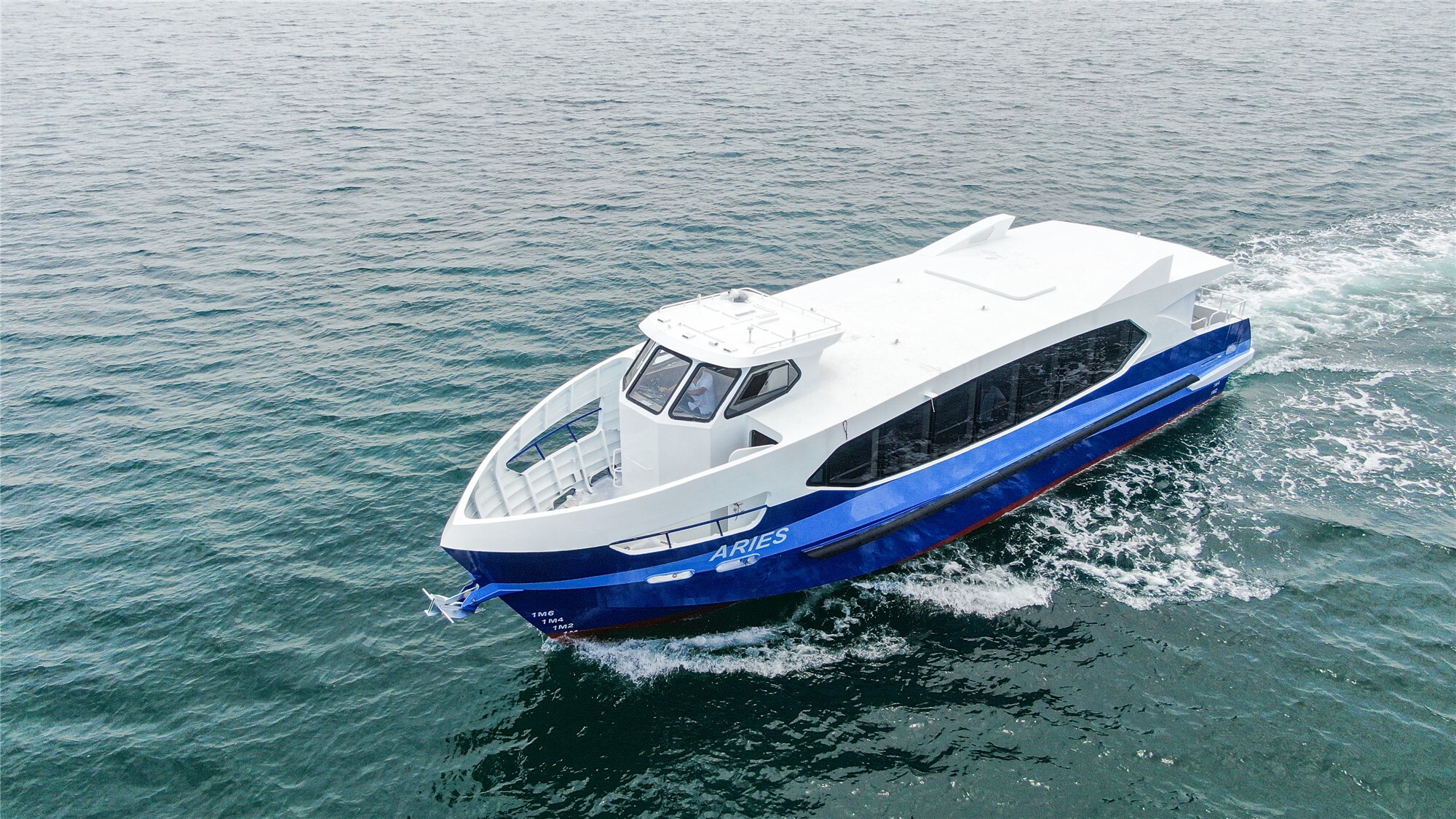 大人気新品！15p GLOBAL CRUISE 超COOLなエクスプレスクルーザー｜ベネトウ・グランツーリスモ41