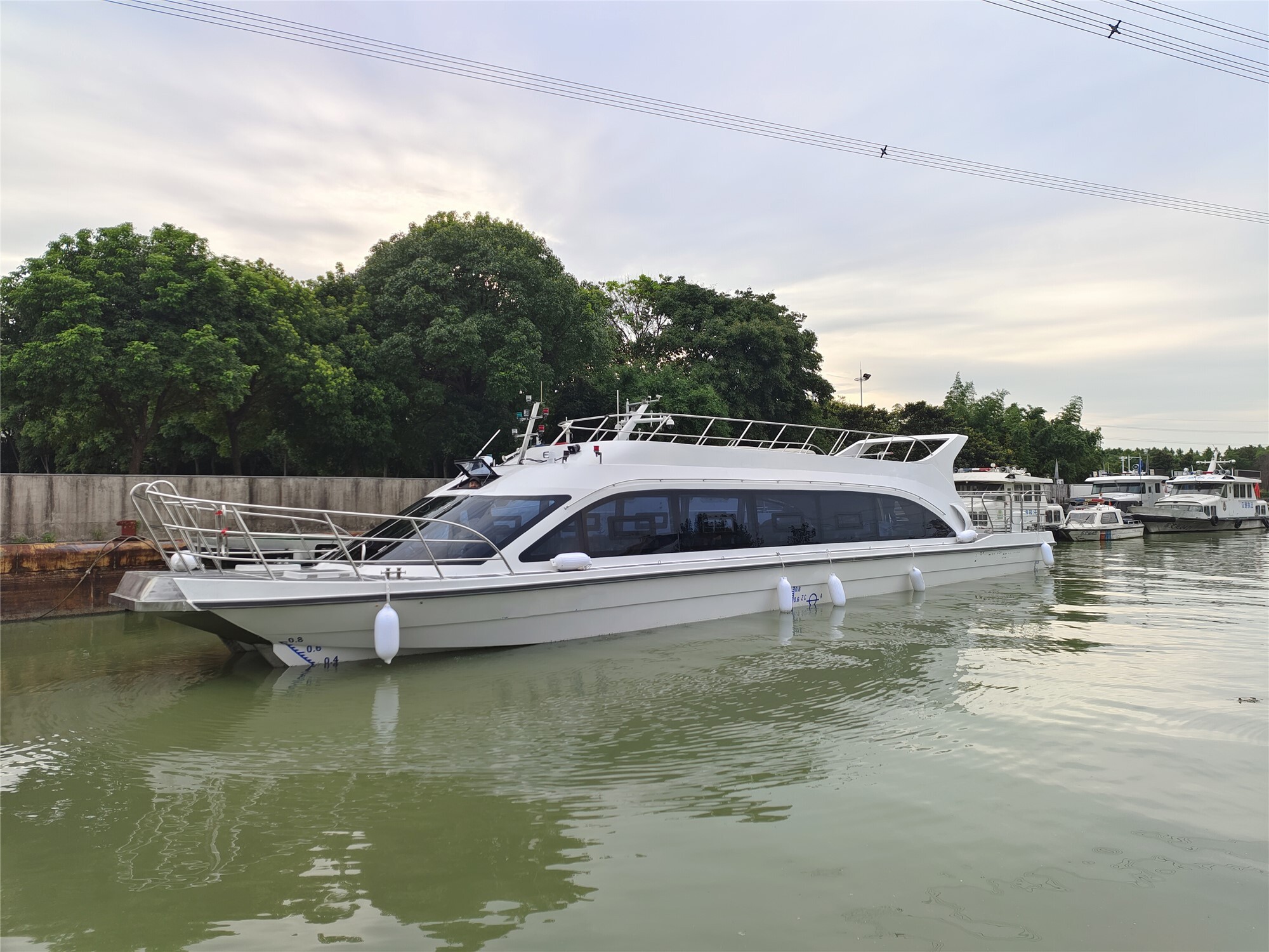 Grandsea 22m FRP 100人柴油舷内海上沿海高速客船出售