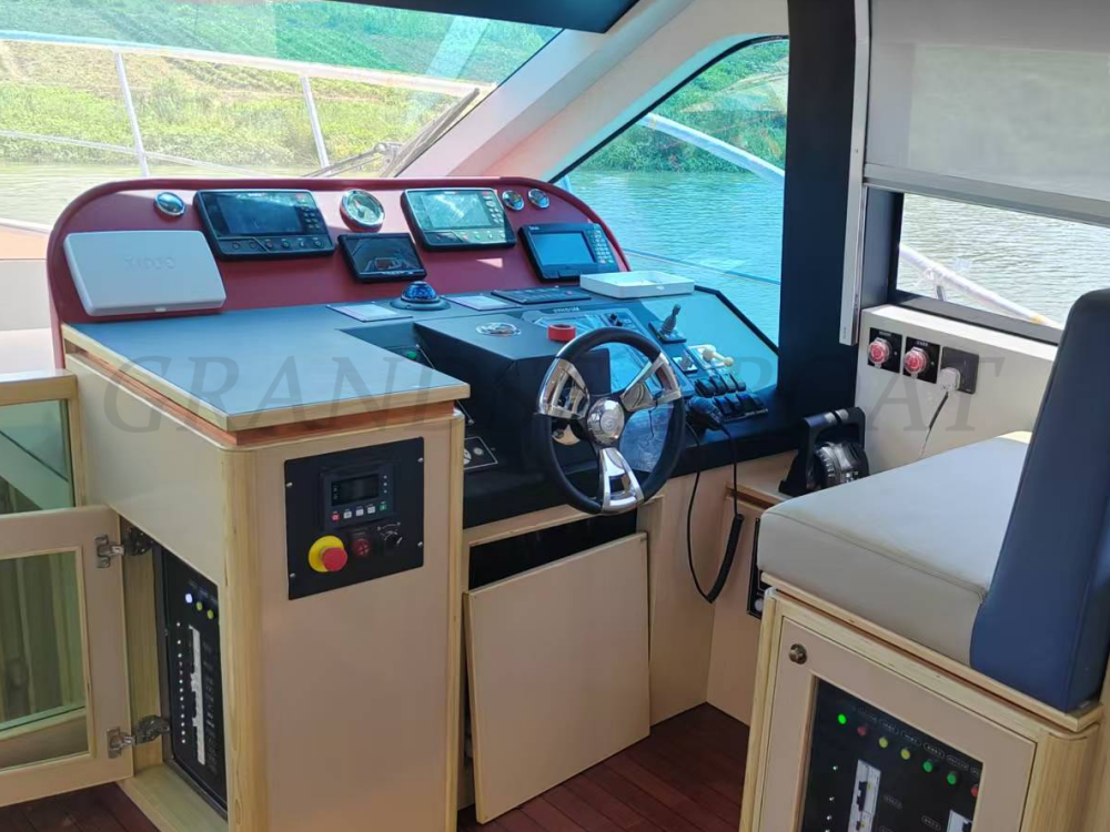 Grandsea 20m FRP Luxury Pleasure Cabin Cruiser Motor Yacht 待售