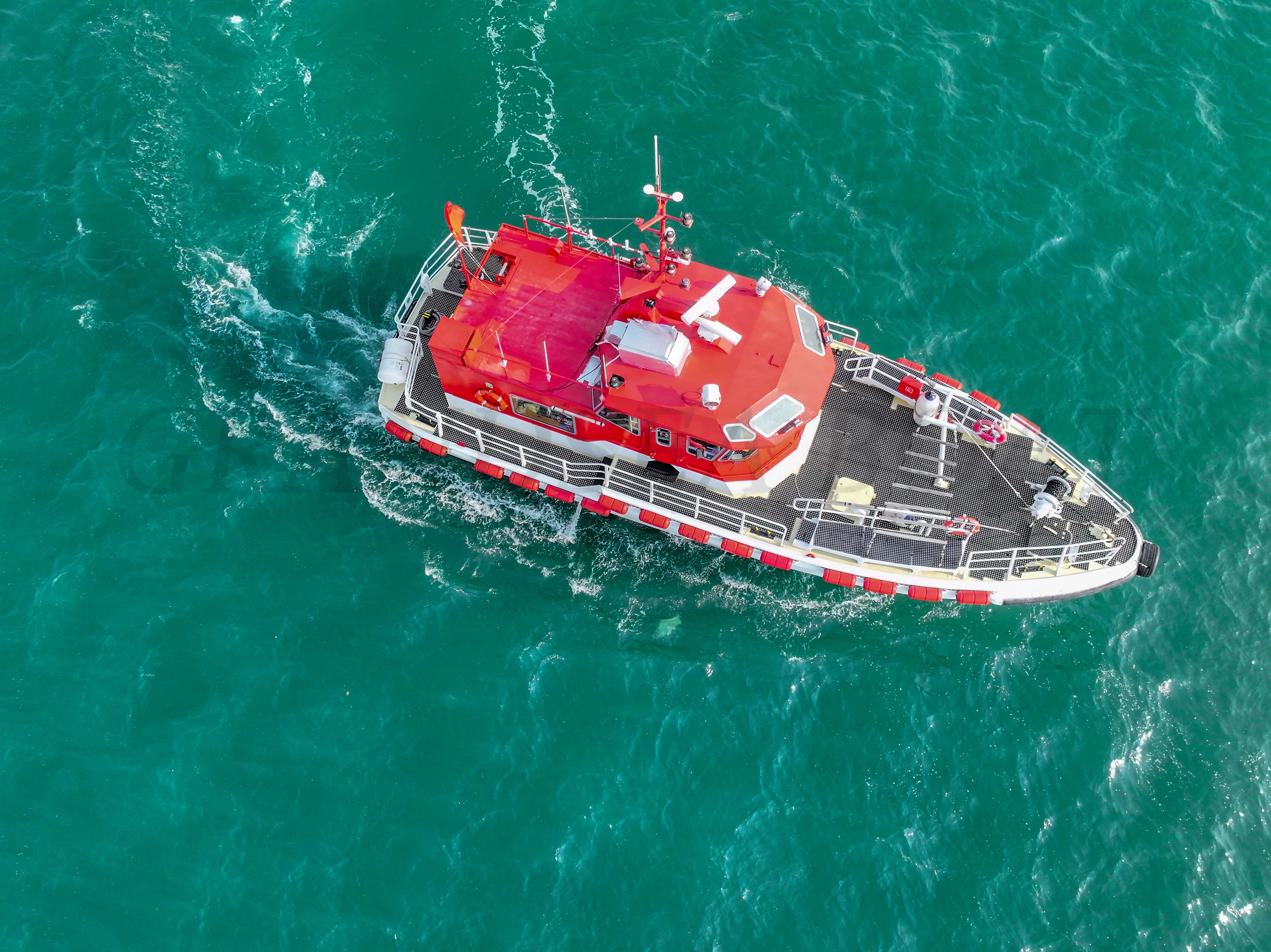 Grandsea 21米引航船在汹涌海况中的表现