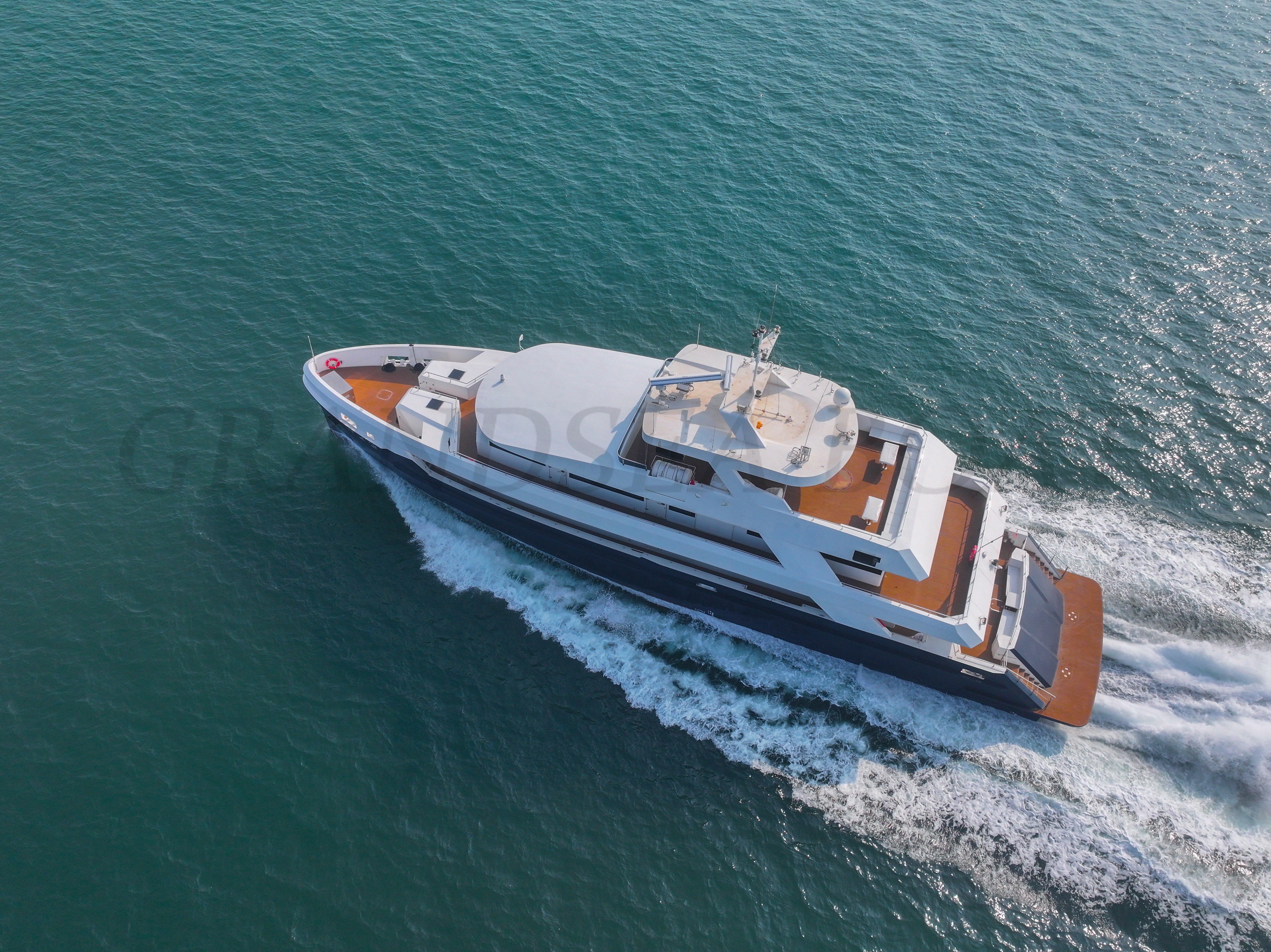 格蓝海41米豪华游轮观光快艇