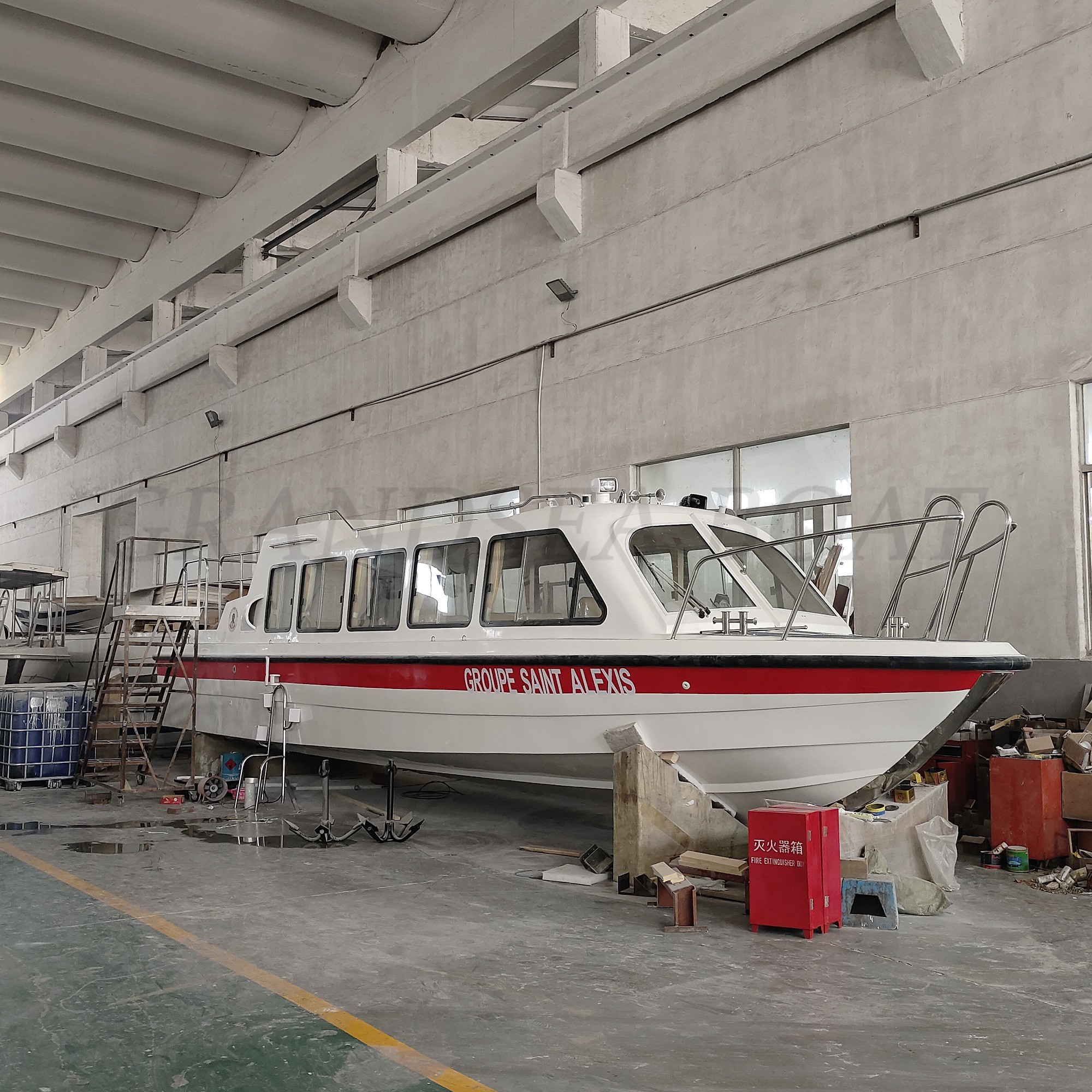 Grandsea 11.8m 30人玻璃钢高速客船，配备舷外机，现已出售