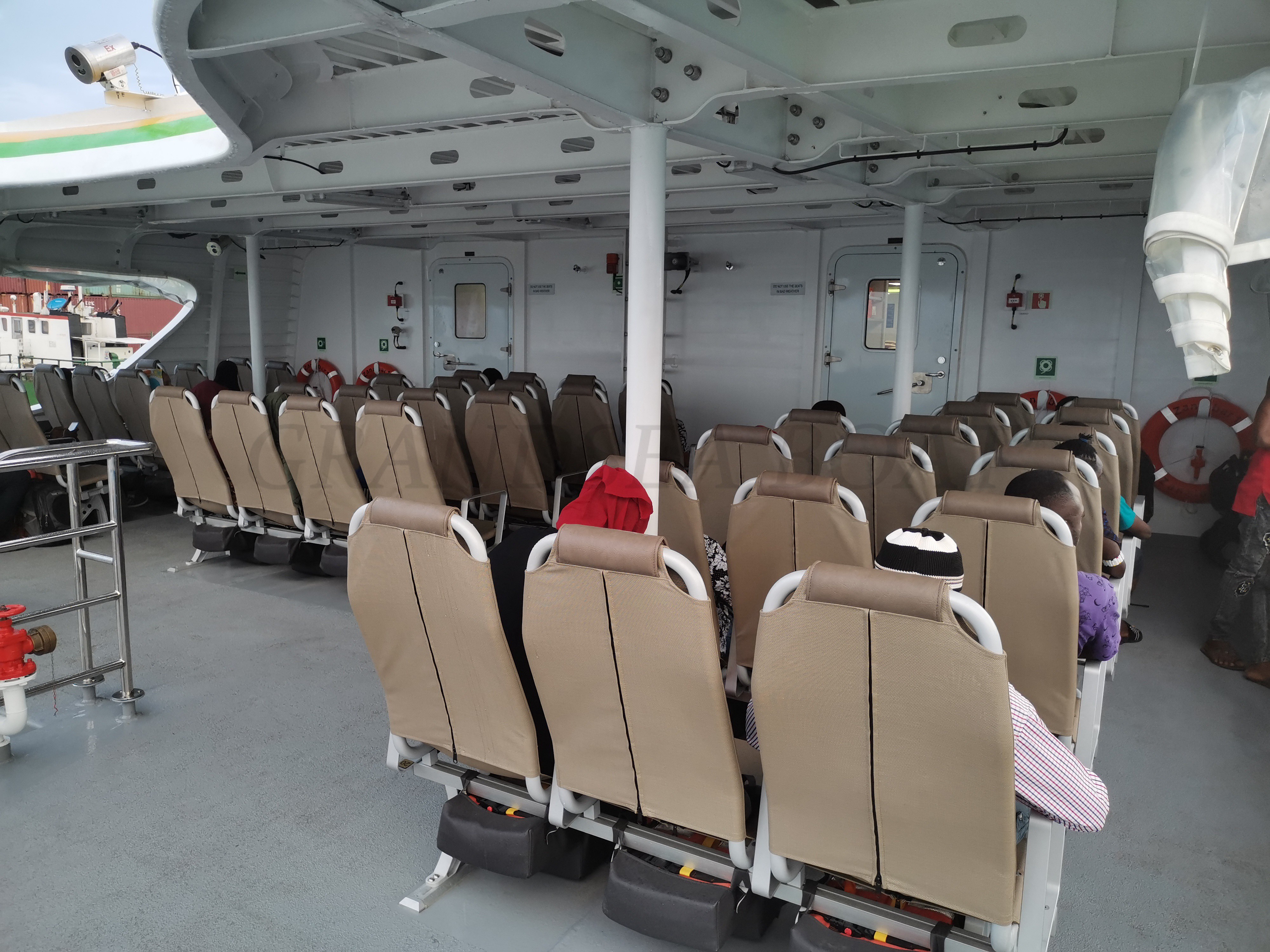 Grandsea 37米碳纤维船体260座高速双体喷水推进喷射渡轮岛屿旅游客船出售