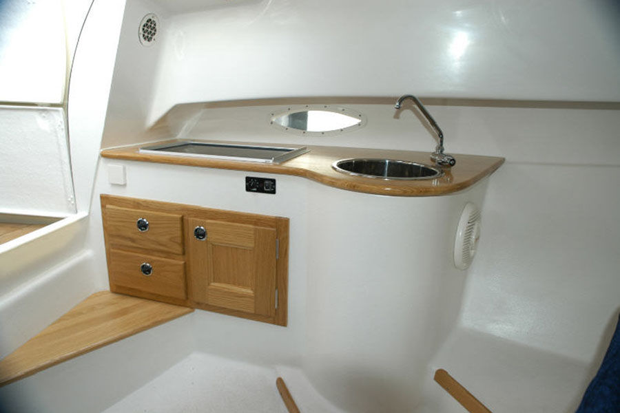 出售 23 英尺玻璃纤维速度客舱巡洋舰