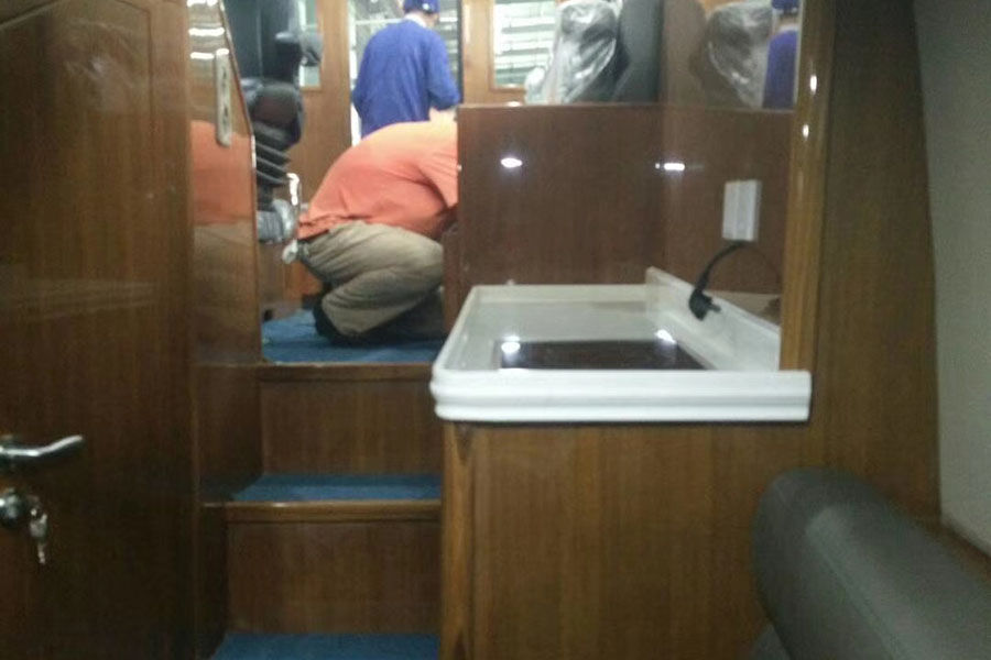 出售 Grandsea 45 英尺玻璃纤维渔船，配备柴油舷内发动机