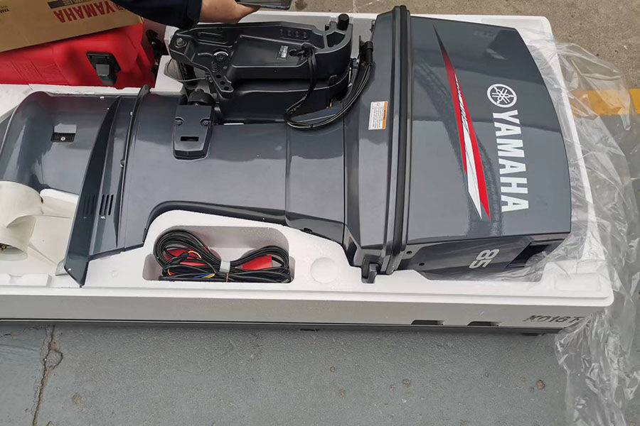 雅马哈舷外发动机 2 冲程 85hp 85AETL // 舷外发动机出售