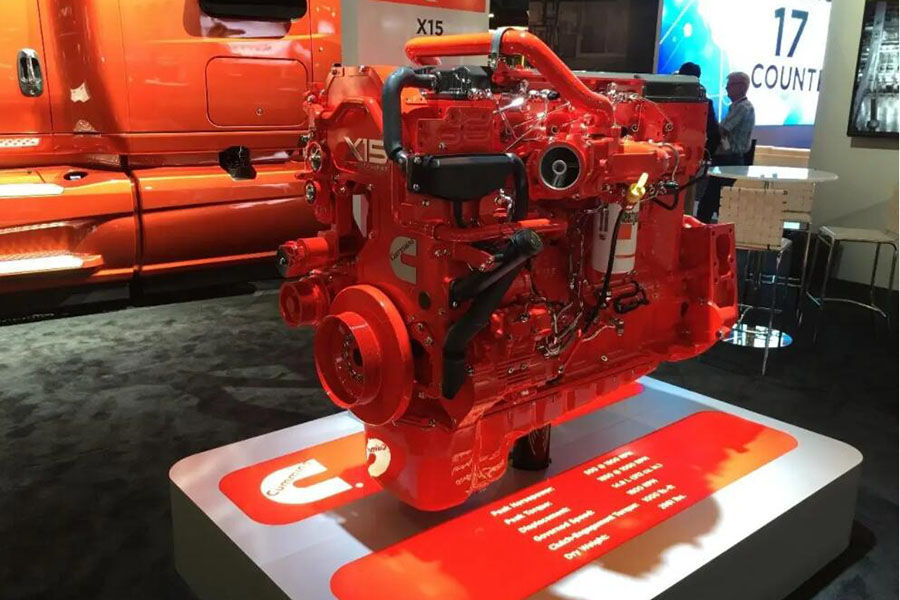 美国制造的康明斯 X15 400HP-800HP 船用柴油推进器和发动机在俄罗斯出售