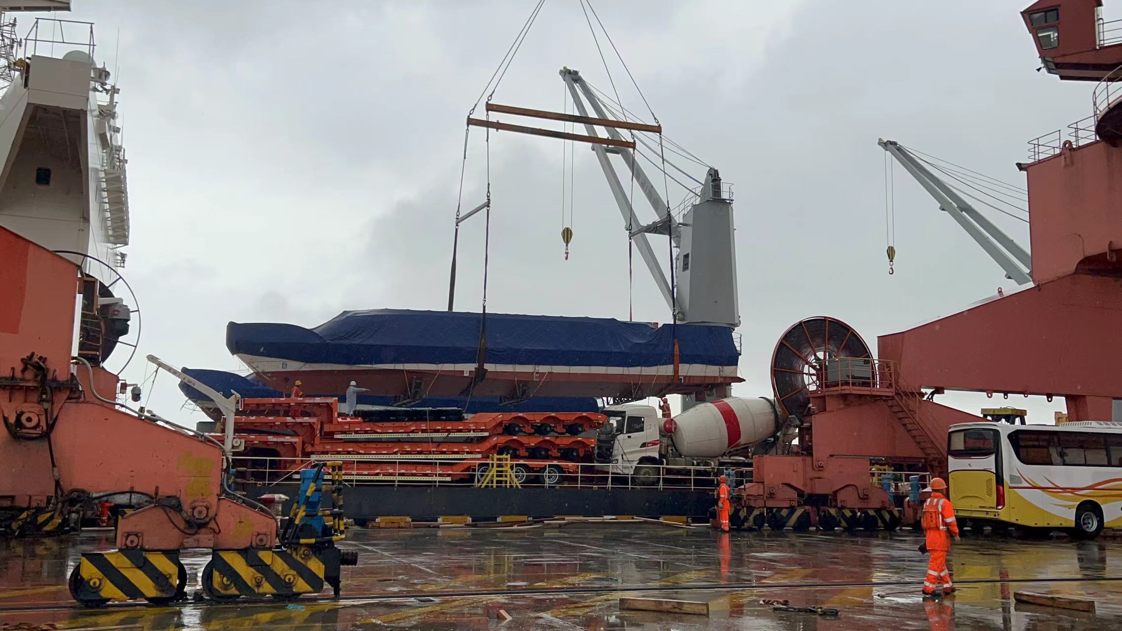  4sets length 23.5m 80seats passenger boat delivery to Bukavu DR Congo. 