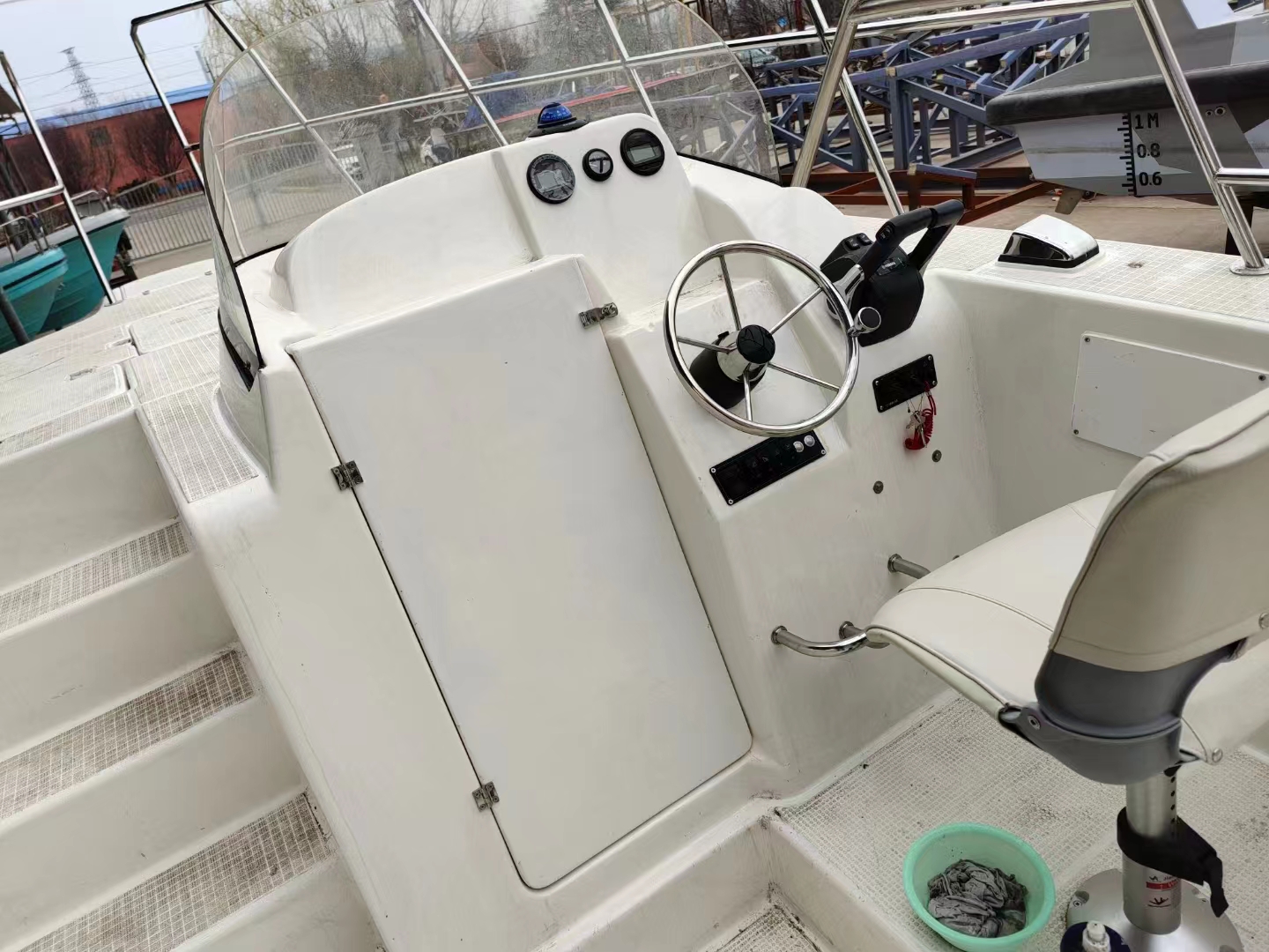 Grandsea 10.7m 玻璃纤维材料高速平台滑翔伞船 2 人出售