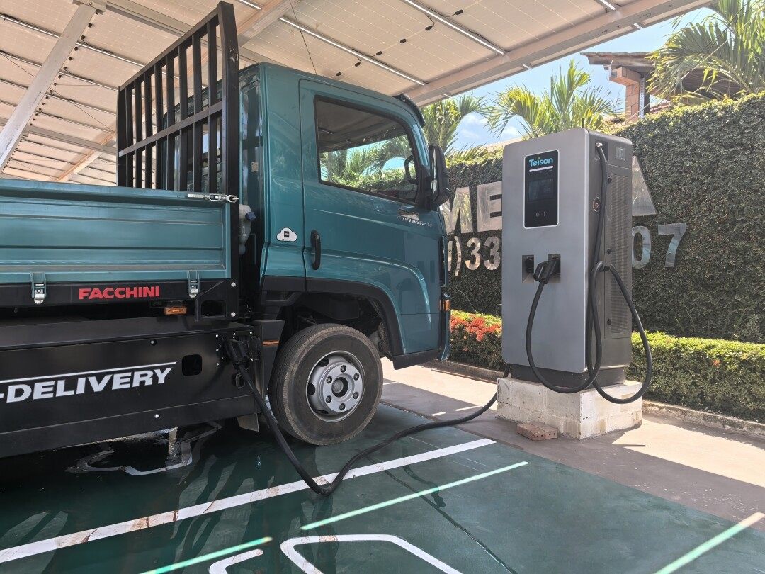 Зарядная станция Teison DC MAX 240 кВт, установленная в Бразилии, 2024 год Зарядная станция Teison DC MAX 240 кВт, установленная в Бразилии, 2024 год