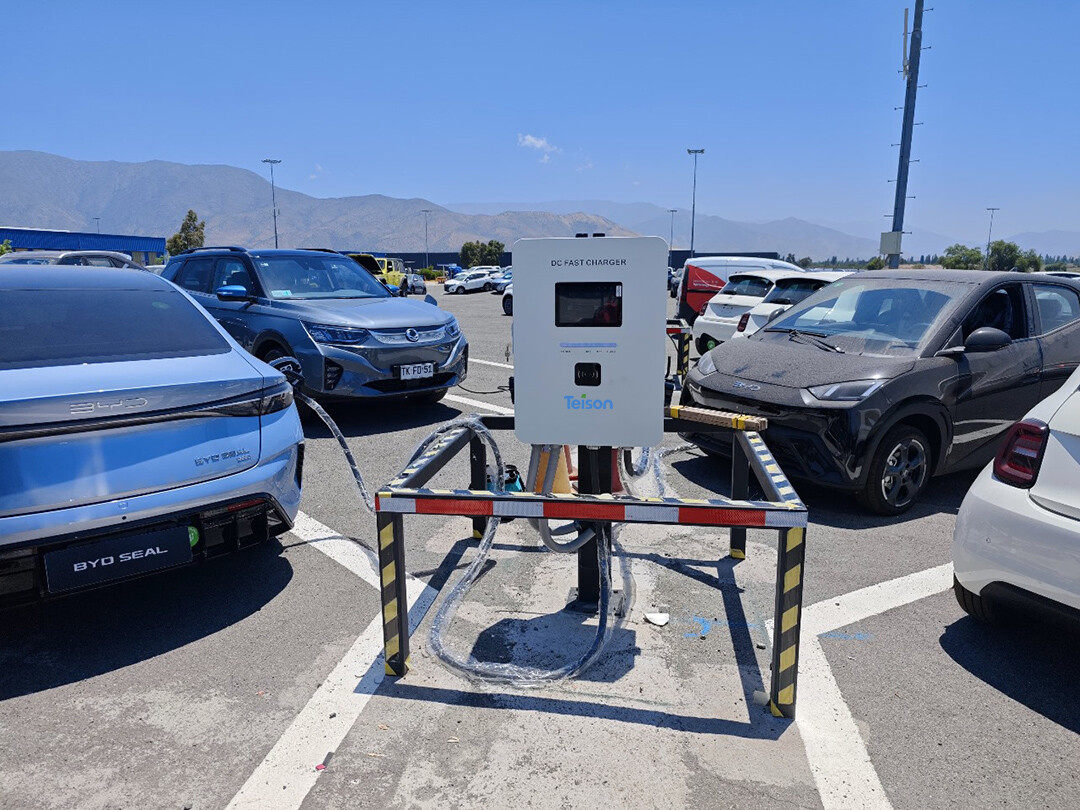 Автомобильное зарядное устройство Teison 40 кВт постоянного тока MINI в Чили, 2025 г. Автомобильное зарядное устройство Teison 40 кВт постоянного тока MINI в Чили, 2025 г.