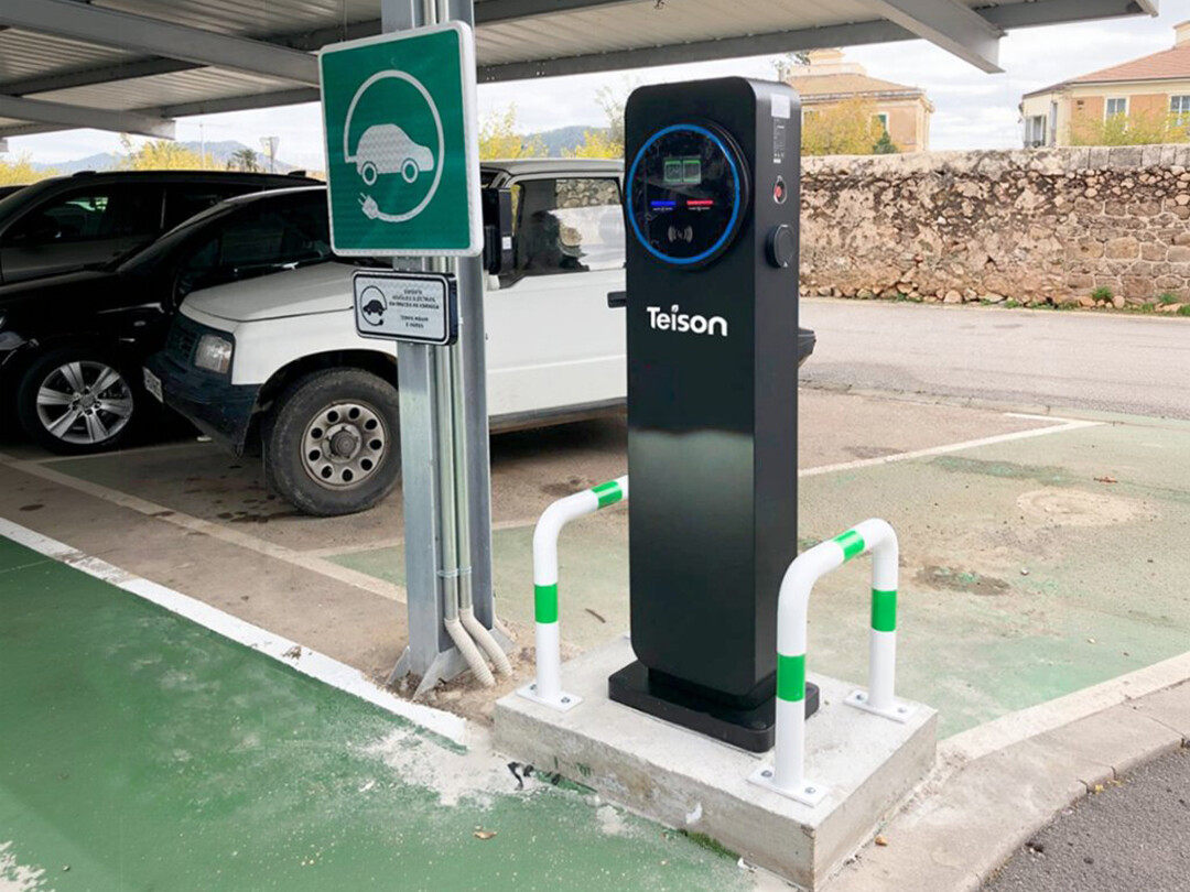 Зарядное устройство Teison Level 2 Dual Socket Smart EV Charger установлено в Испании в 2025 г. Зарядное устройство Teison Level 2 Dual Socket Smart EV Charger установлено в Испании в 2025 г.