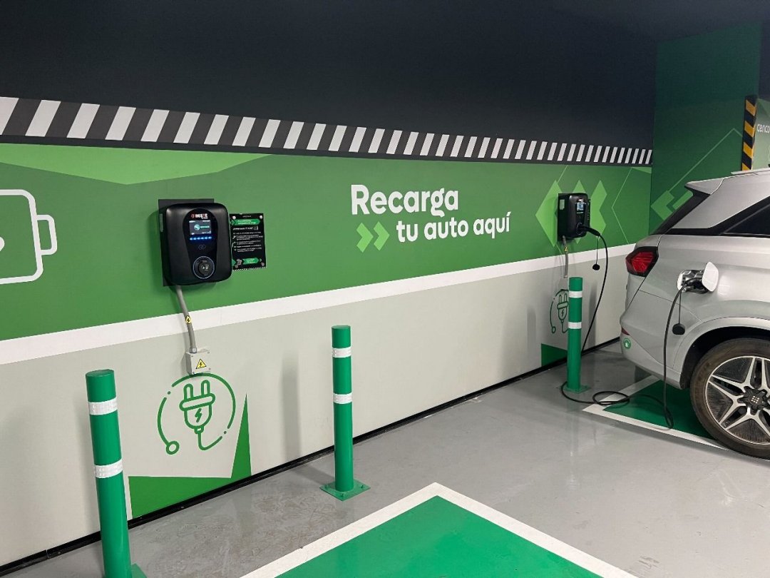 Настенное зарядное устройство Teison 22 кВт переменного тока smart pro установлено в Чили, 2025 год