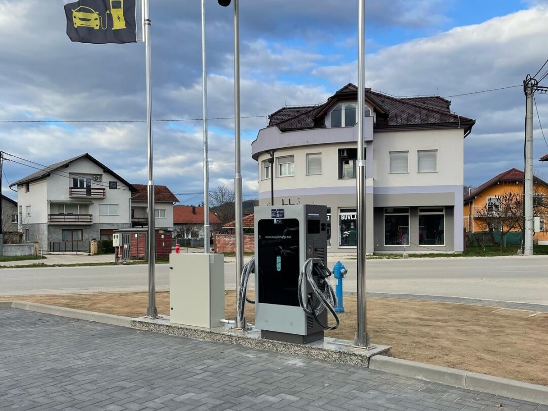 Teison 60kW DC Pro ev fast charger 43'inch высоко видимые рекламные экраны UV Protection в Боснии и Герцеговине, 2025 г.