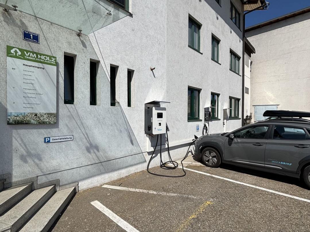 Быстрое зарядное устройство Teison 40kW DC MINI EV с двойным разъемом CCS2 установлено в Австрии，2025
