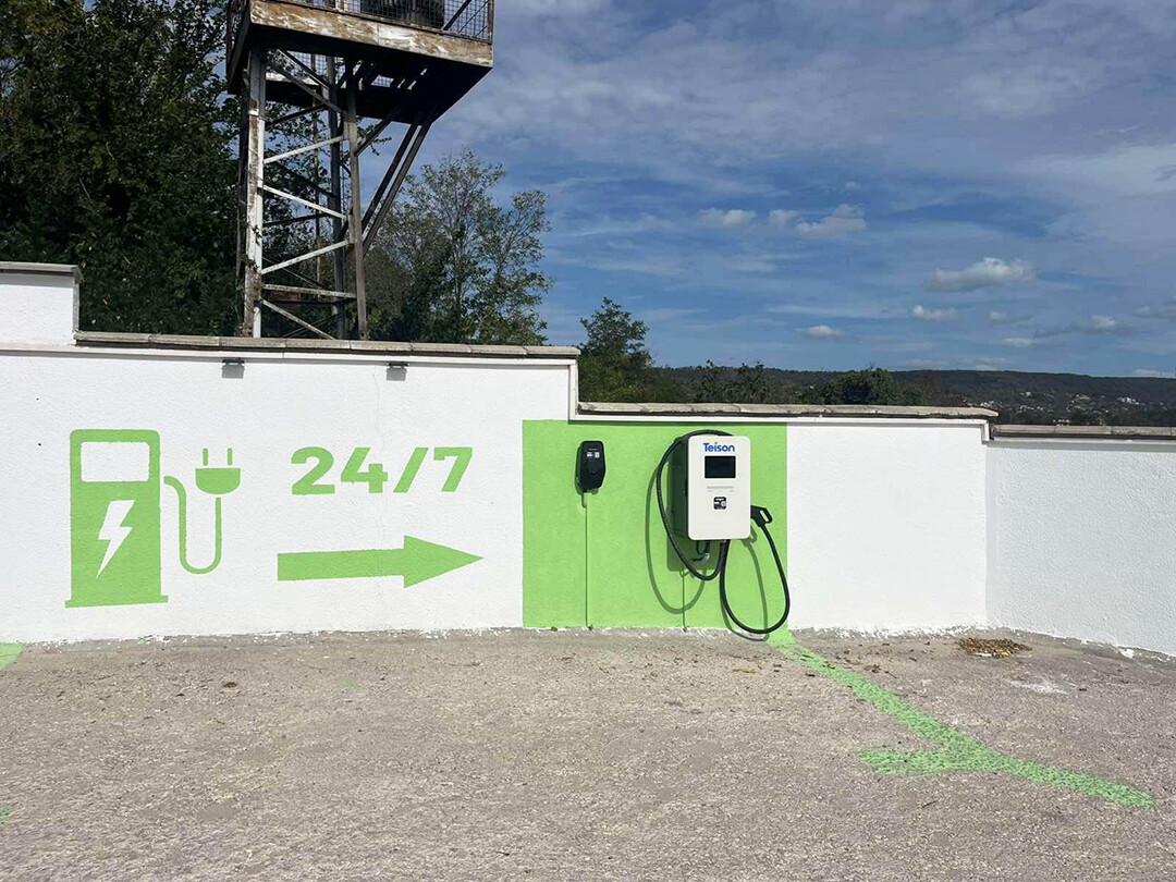 Настенное зарядное устройство Teison 30kW DC MINI Wallbox установлено в Боснии и Герцеговине, 2025 год