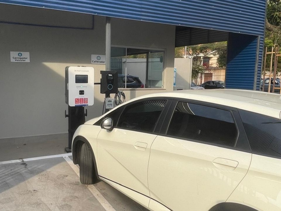 Зарядная станция Teison DC MINI 30kW EV Wallbox установлена в Бразилии, 2026