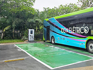 Напольное зарядное устройство постоянного тока Teison 180 кВт 3Guns Fast Charger в Европе, 2023 г. Напольное зарядное устройство постоянного тока Teison 180 кВт 3Guns Fast Charger в Европе, 2023 г.