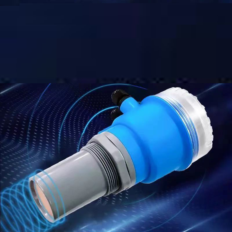 Integrated ultrasonic level gauge