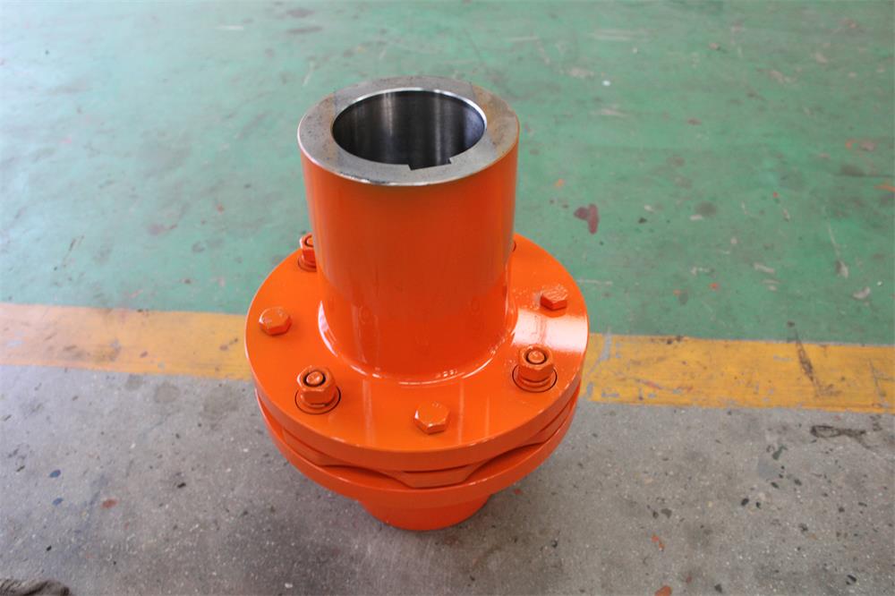 ¿Cuáles son las principales características de los acoplamientos de diafragma y a qué se debe prestar atención antes de la instalación?