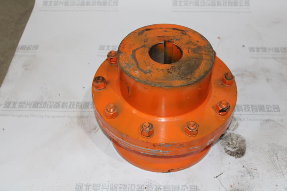 El acoplamiento de engranajes alcanza la temperatura especificada después del tratamiento de enfriamiento y revenido.