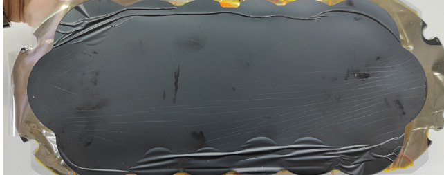 石墨片、导热硅脂等多种界面材料，用于无线充电器解决方案