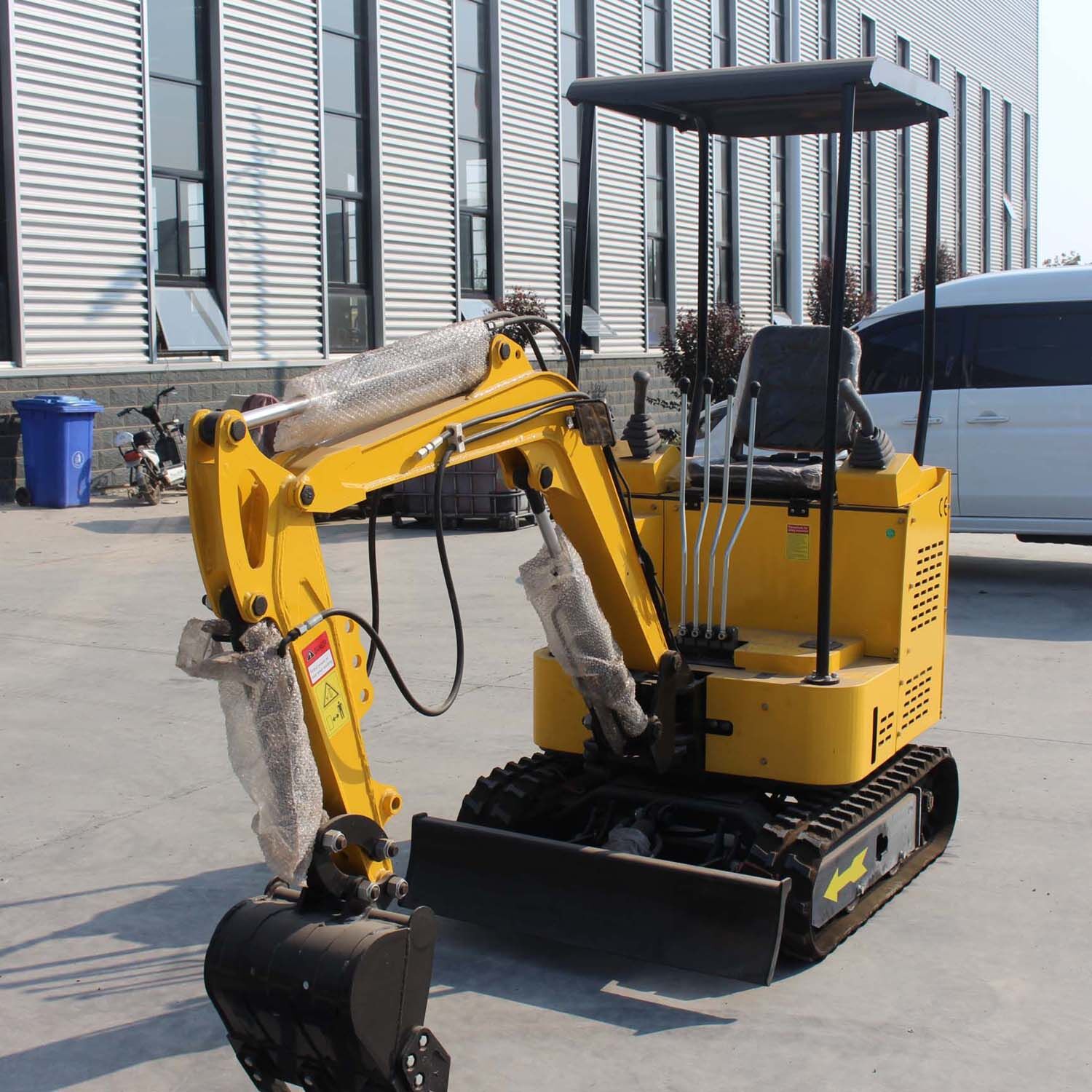 Мини-экскаватор 1.5 т