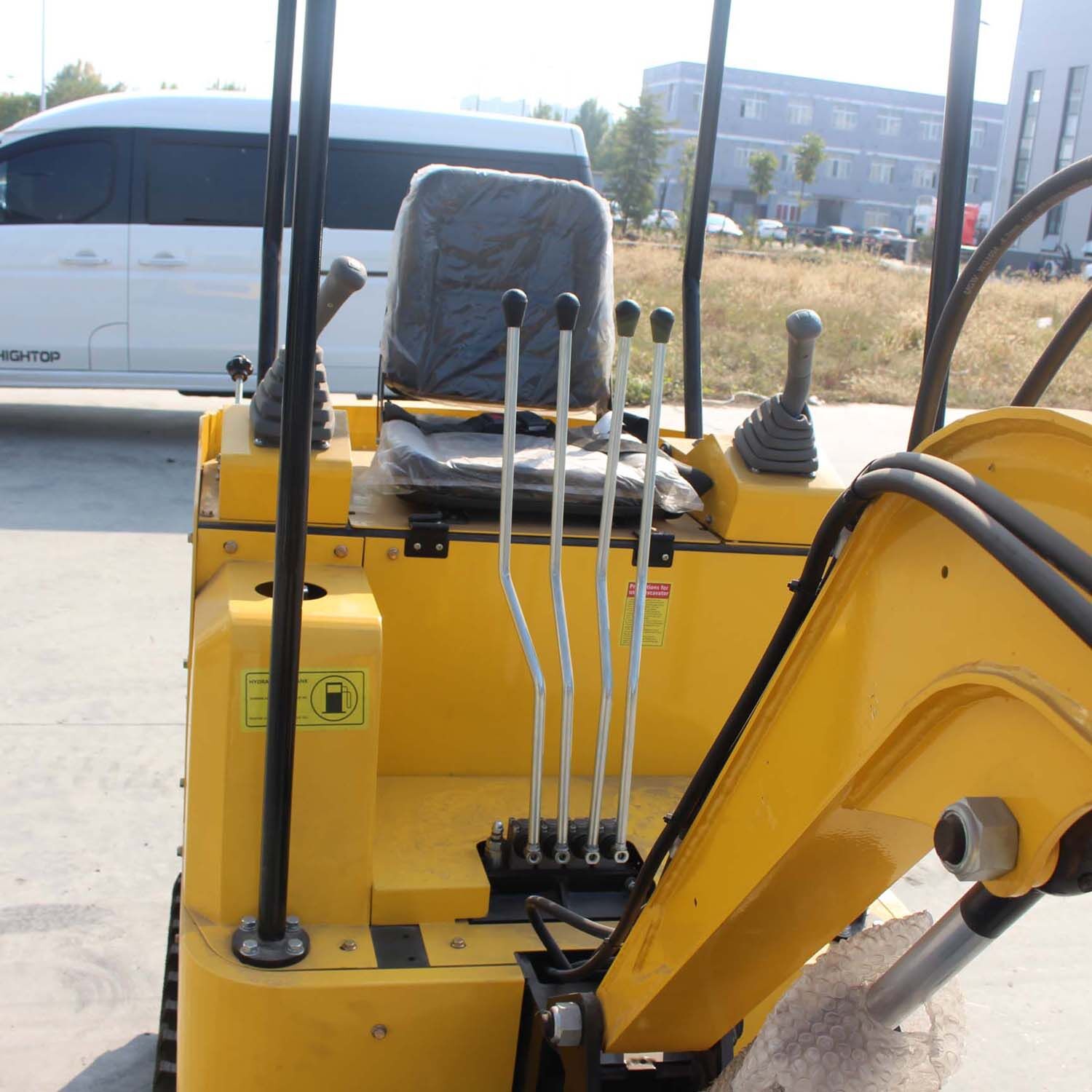 Мини-экскаватор 1.5 т