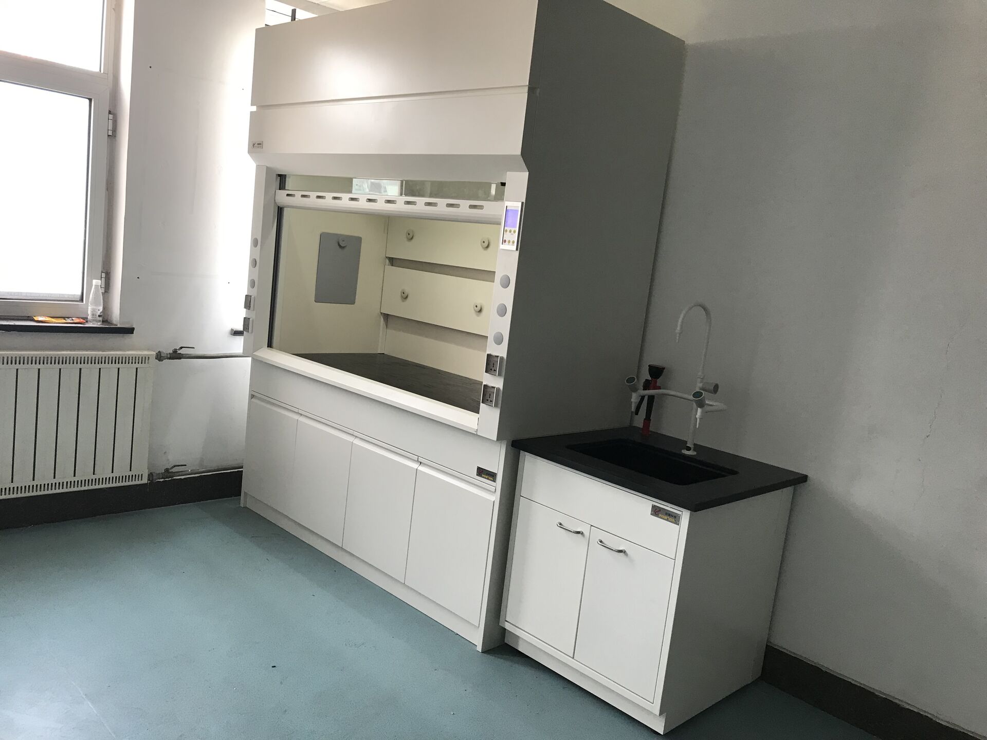 ВЫТЯЖНЫЕ ШКАФЫ