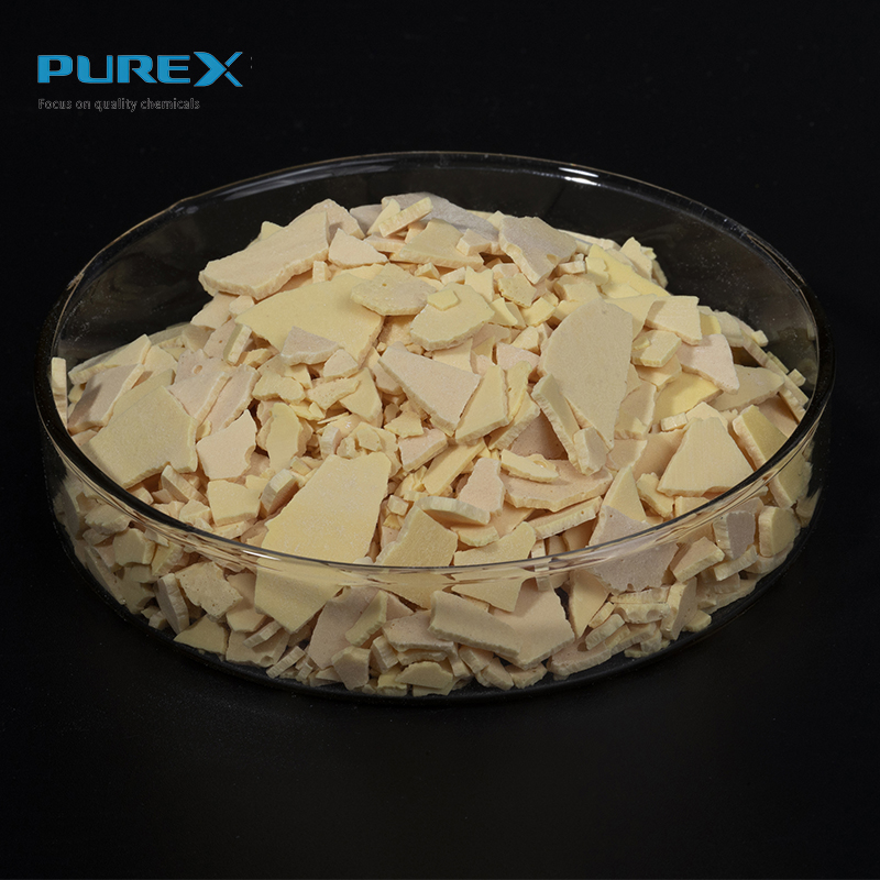 Какова роль гидросульфида натрия в производстве красителей?