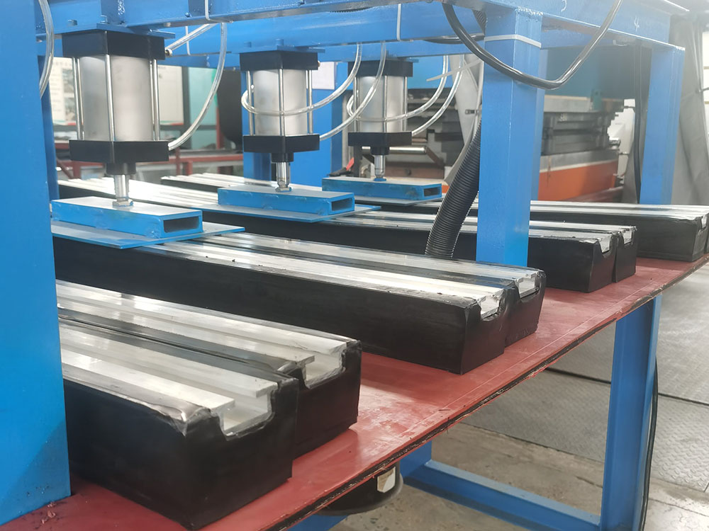 Ударный брус