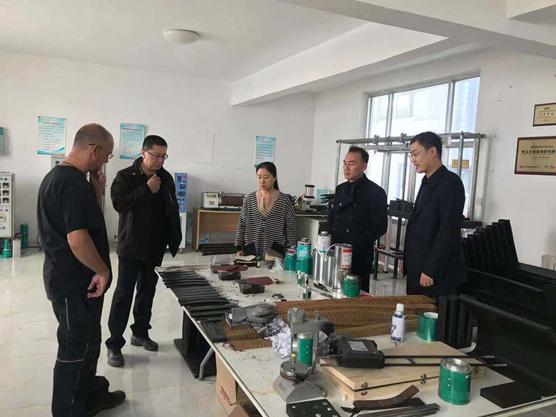 Ремни боковин установлены из Tata Steel. Ремни боковин установлены из Tata Steel.