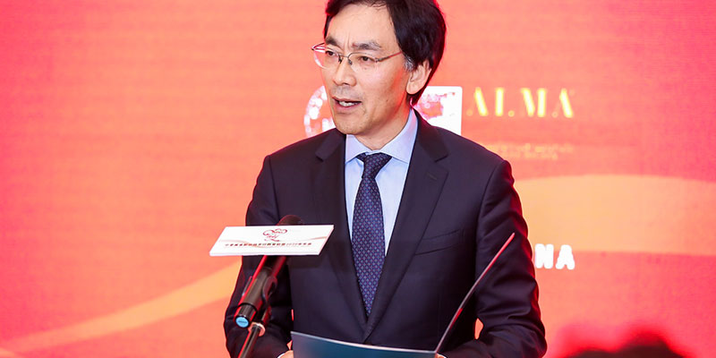 浙江省外事办公室副主任顾建新在成立仪式上致辞Gu-Jianxin,-Deputy-Director-of-Foreign-Affairs-Office-of-Zhejiang-Province,-gave-a-speech-at-the-ceremony.jpg
