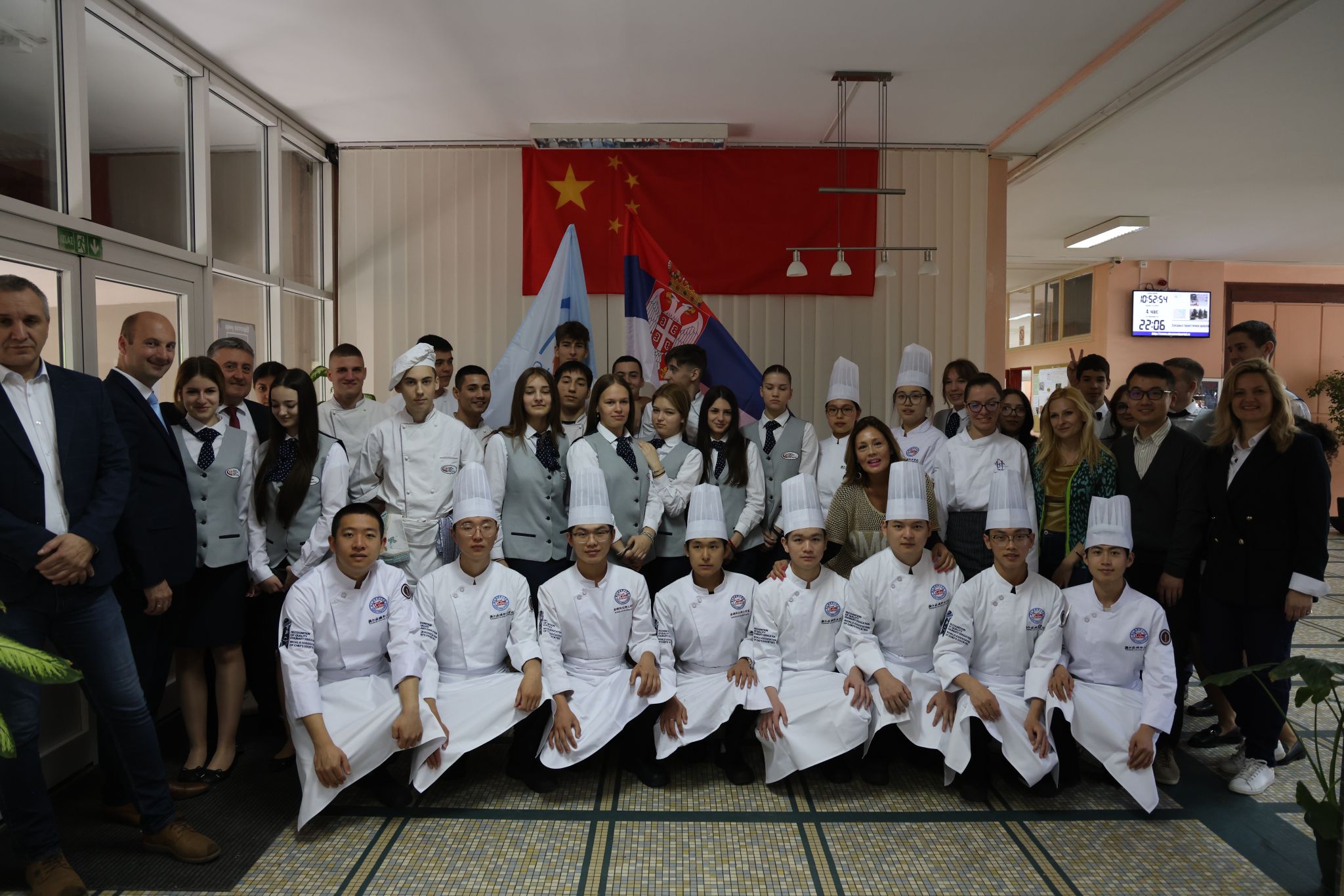 Serbia Luban Workshop Conducts Chinese Cuisine Exchange Activity at a Serbian High School Serbia Luban Workshop Conducts Chinese Cuisine Exchange Activity at a Serbian High School