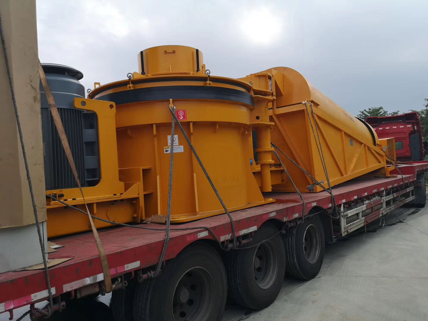 TRIO TV Вертикальная роторная дробилка