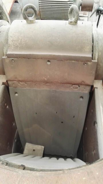 ЩЕКОВАЯ ДРОБИЛКА ROOTS C-100