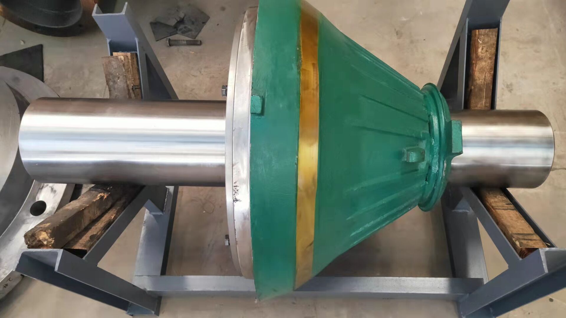 METSO GP100 Кожух вала в сборе для продажи в Грецию