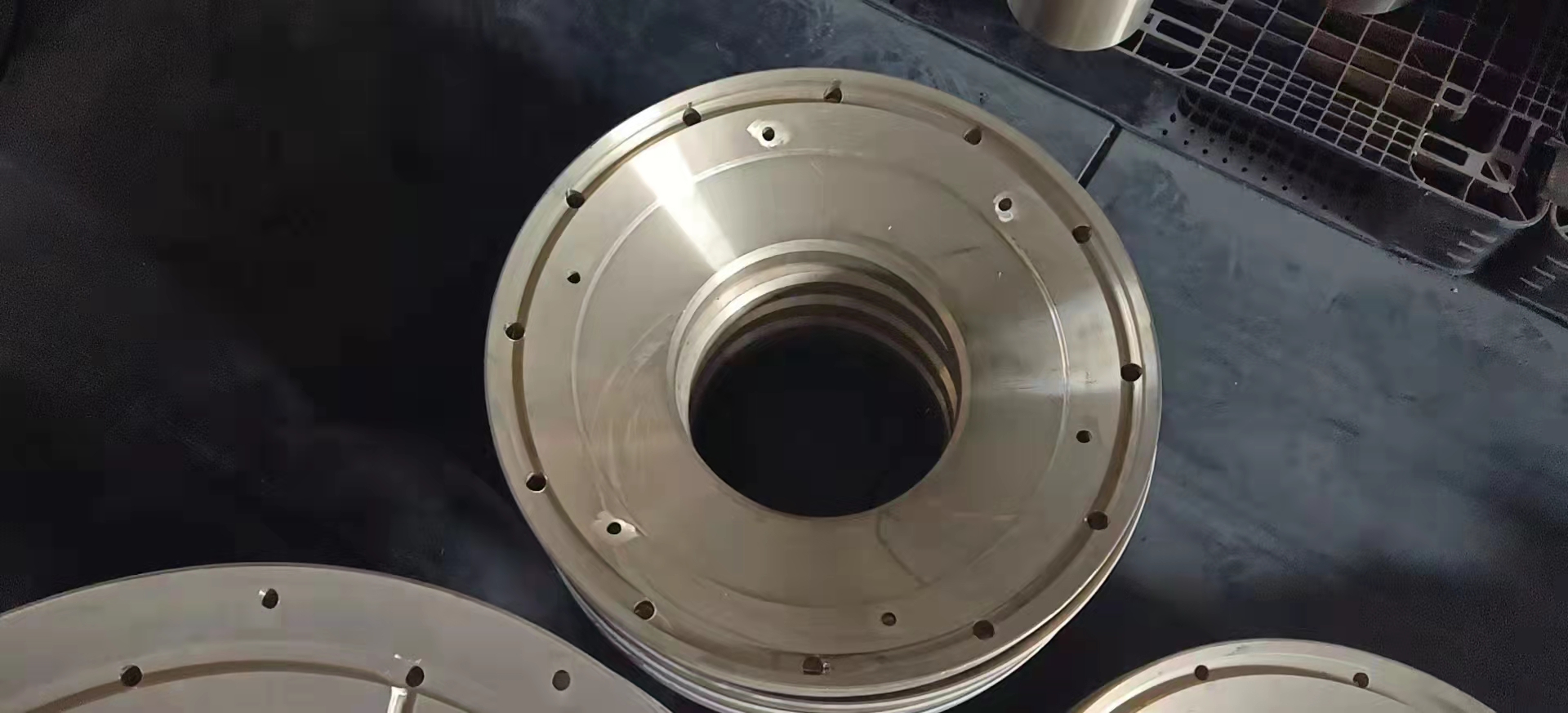 Запчасти для дробилки SYMONS 3FT