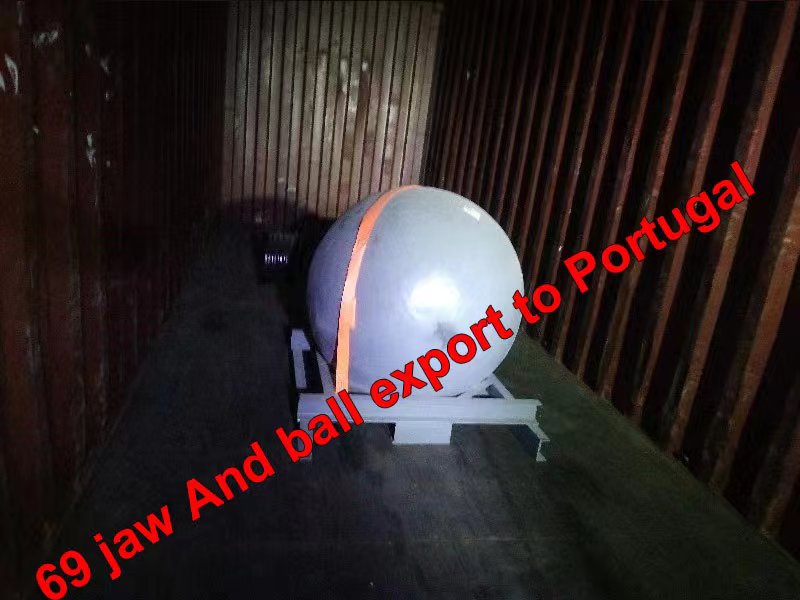 челюсть 600*900 и стальной шар проданы в Португалию. Челюсть 69 полностью восстановлена
